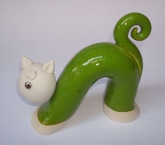 Kot z ceramiki
