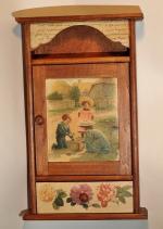 Szafka na klucze z dzie�mi i szufladk�